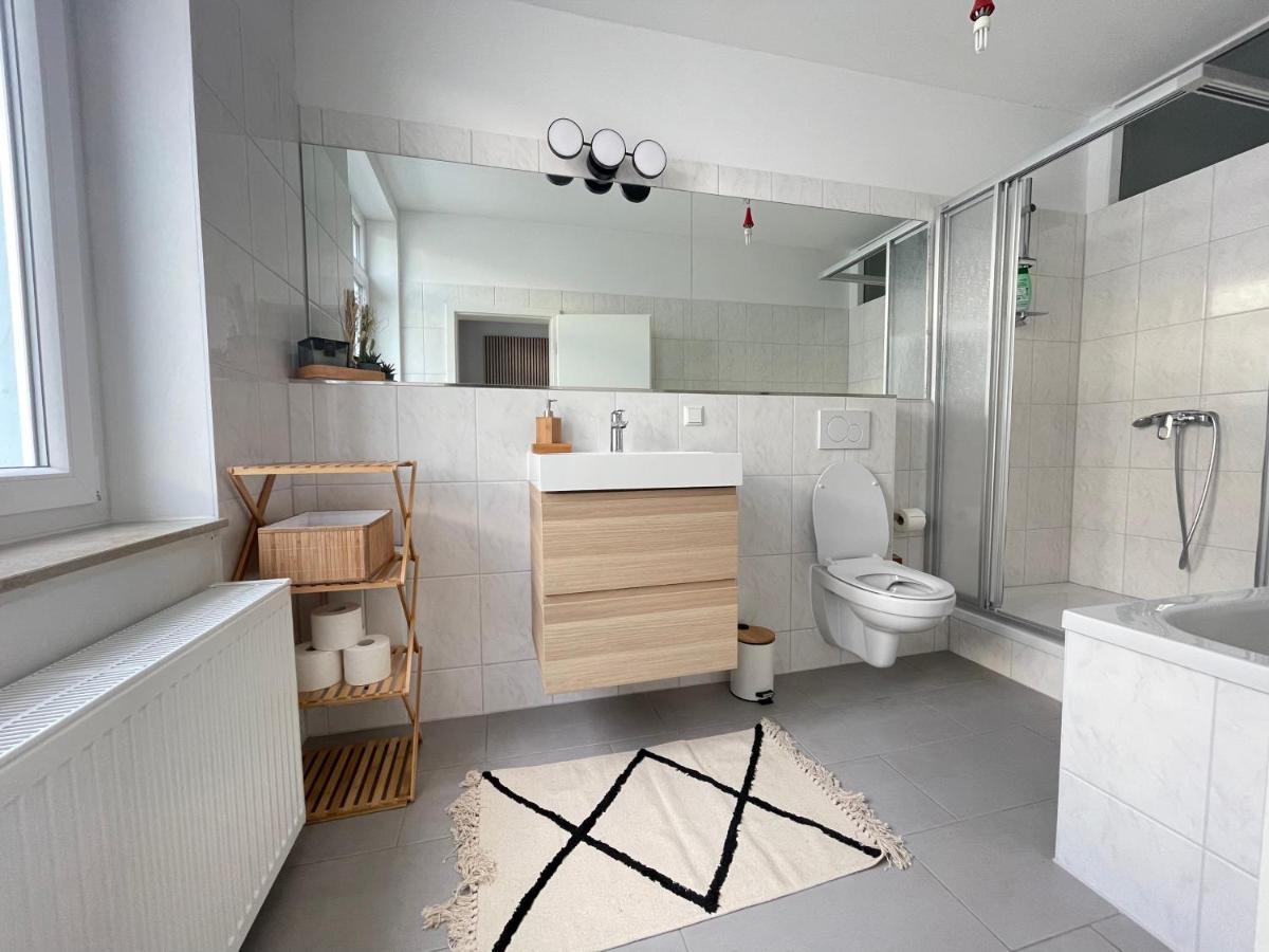 150Qm - 5 Rooms - Free Parking - Mallibase Apartments Hannover Eksteriør billede